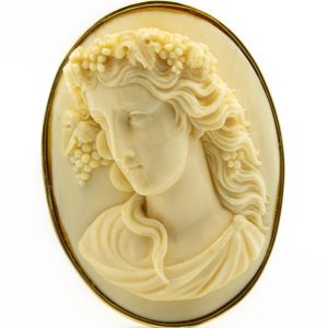 Estate Victorian Carved Ivory Cameo Brooch/Pendant