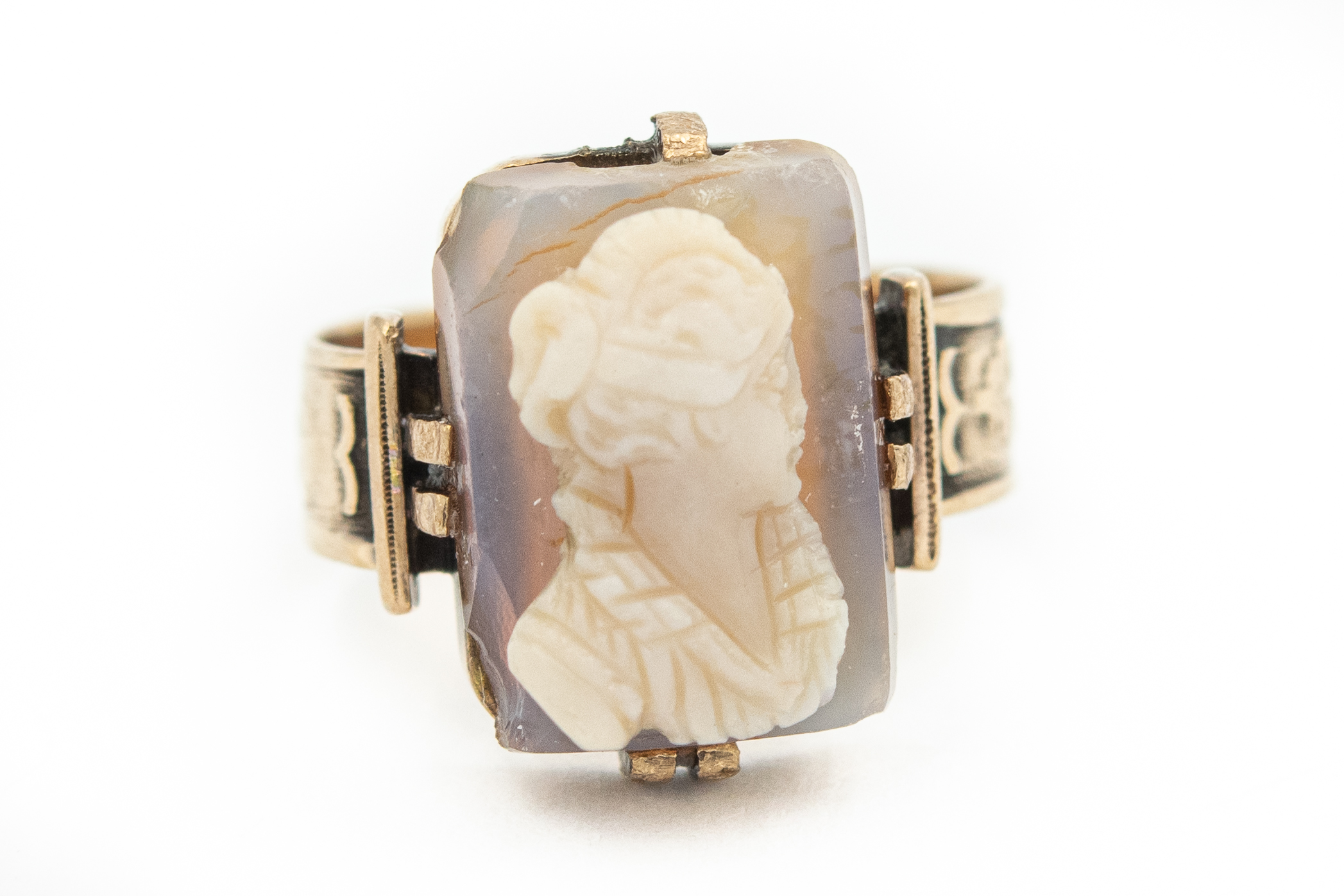 Victorian Yellow Gold Carved Hardstone Cameo Ring
