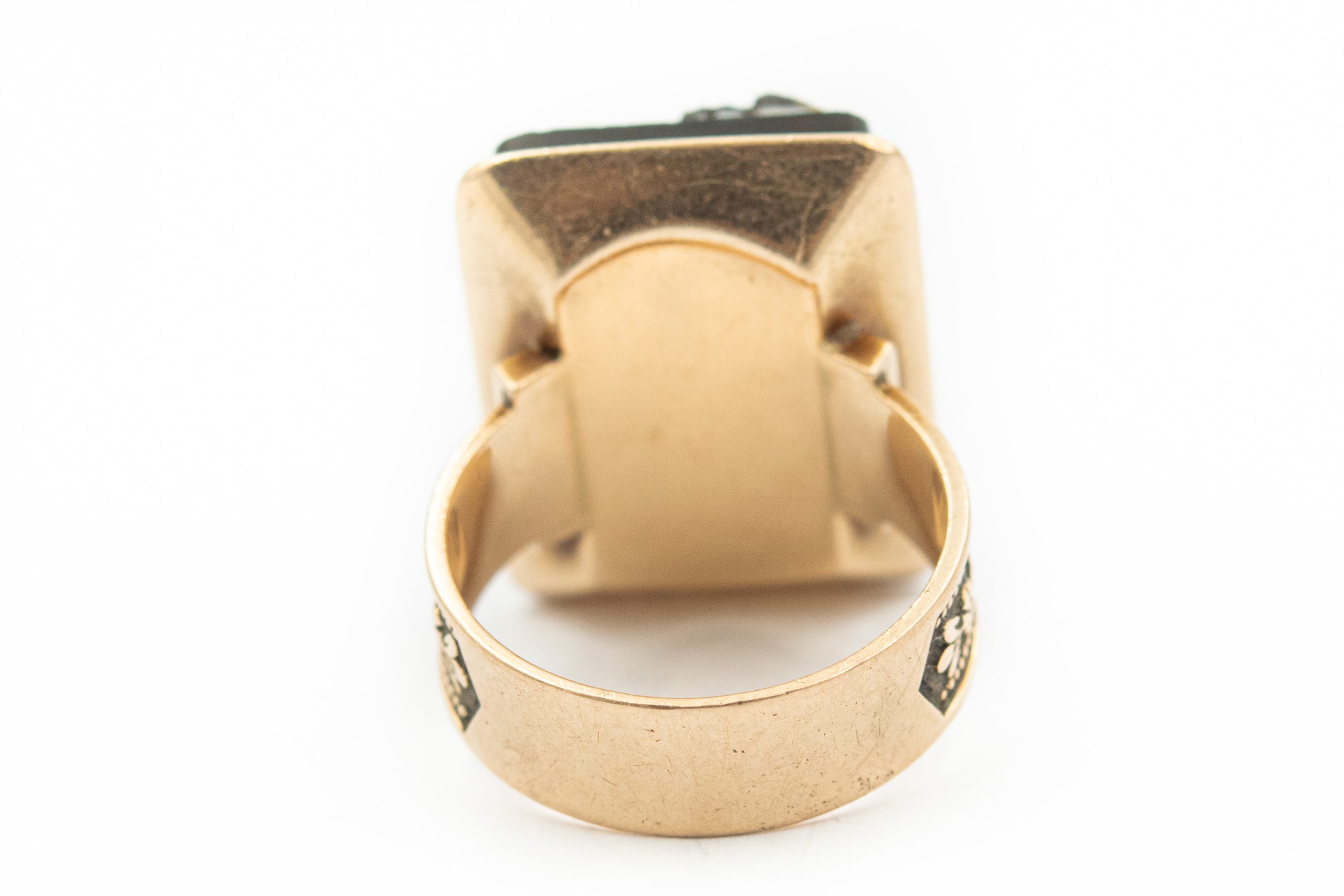 Victorian Rose Gold and Hardstone Cameo Ring