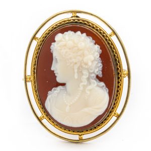 Victorian Carved Hardstone Carnelian Agate Cameo Pendant/Brooch