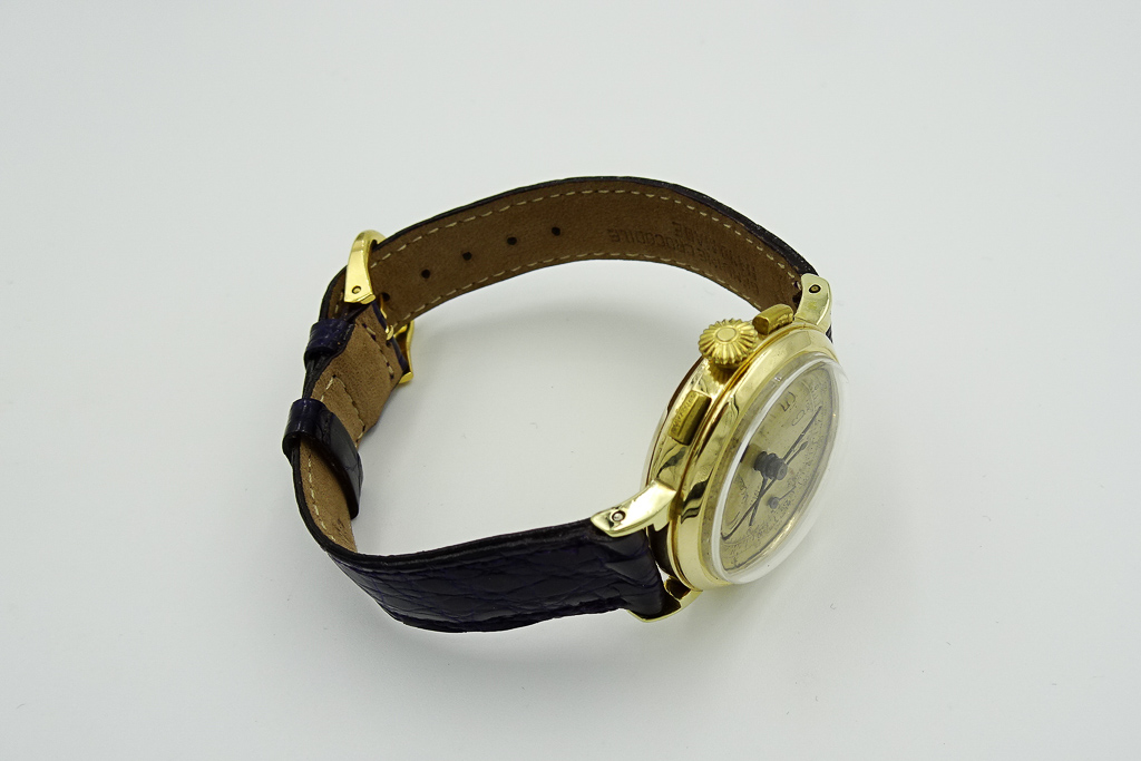 MK Personal Collection - Rare Early Gold LeCoultre Fancy Case Chronograph Wristwatch Cal. 281 Circa 1940's